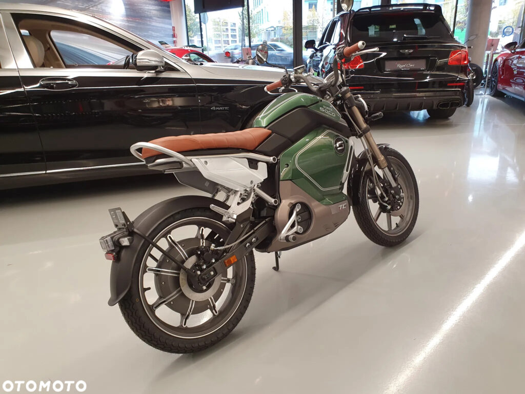 image;s=2560x0;q=100-2