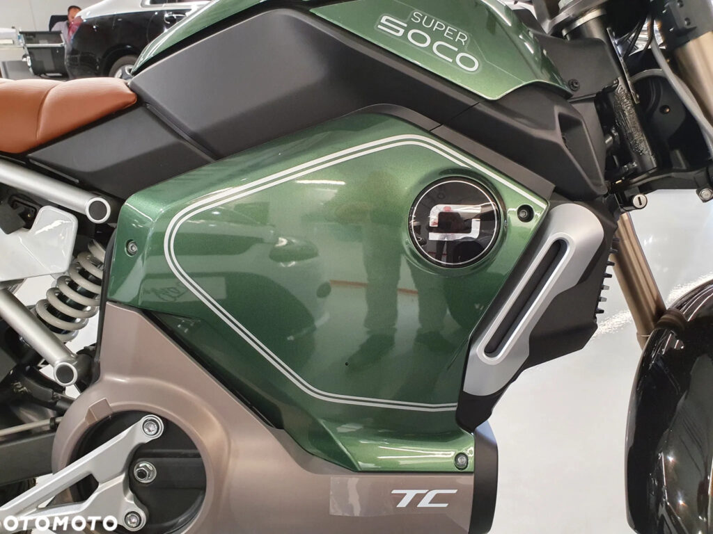 image;s=2560x0;q=100-9