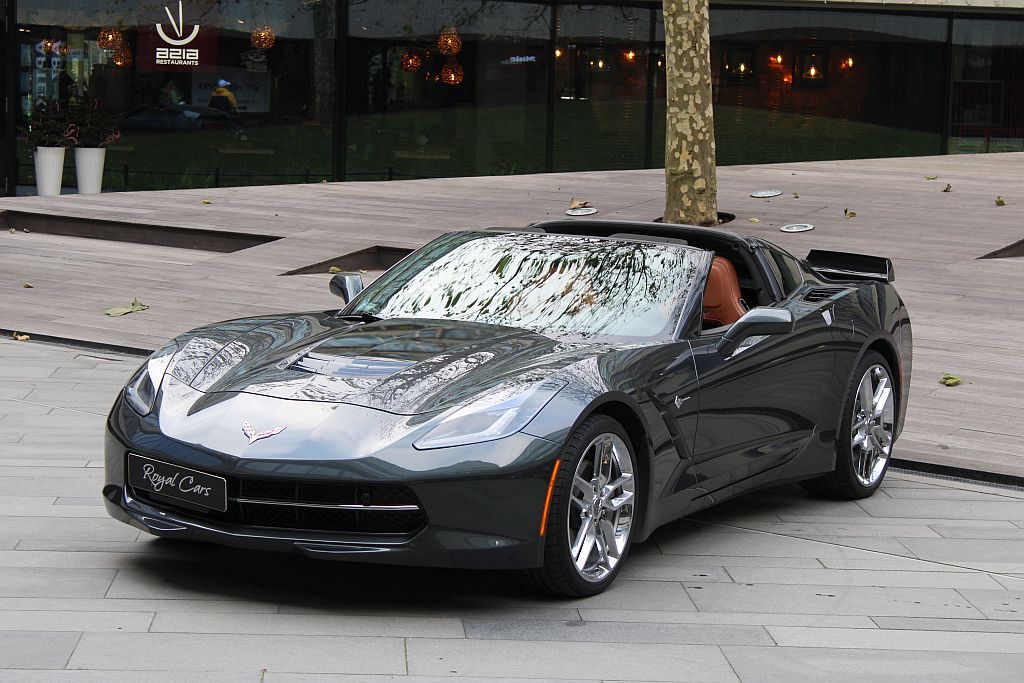 Chevrolet Corvette Stingray 6.2 V8 466KM